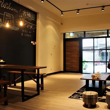 客梢 Cushare Apartment Tainan Luaran gambar
