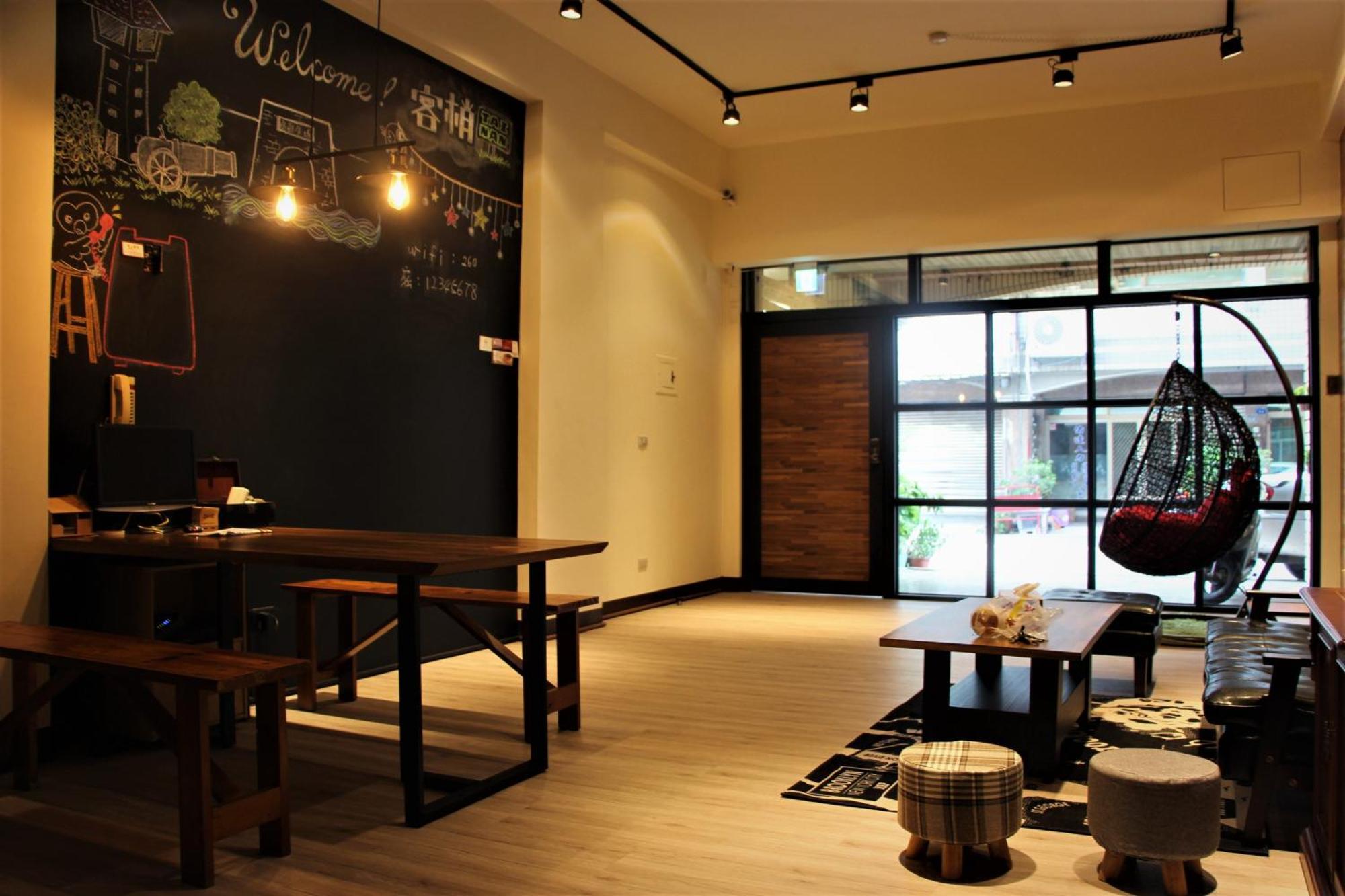 客梢 Cushare Apartment Tainan Luaran gambar